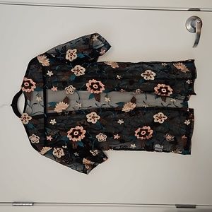 GLANCES floral embroidered black mesh wrap kimono open front side slits Lg. EUC